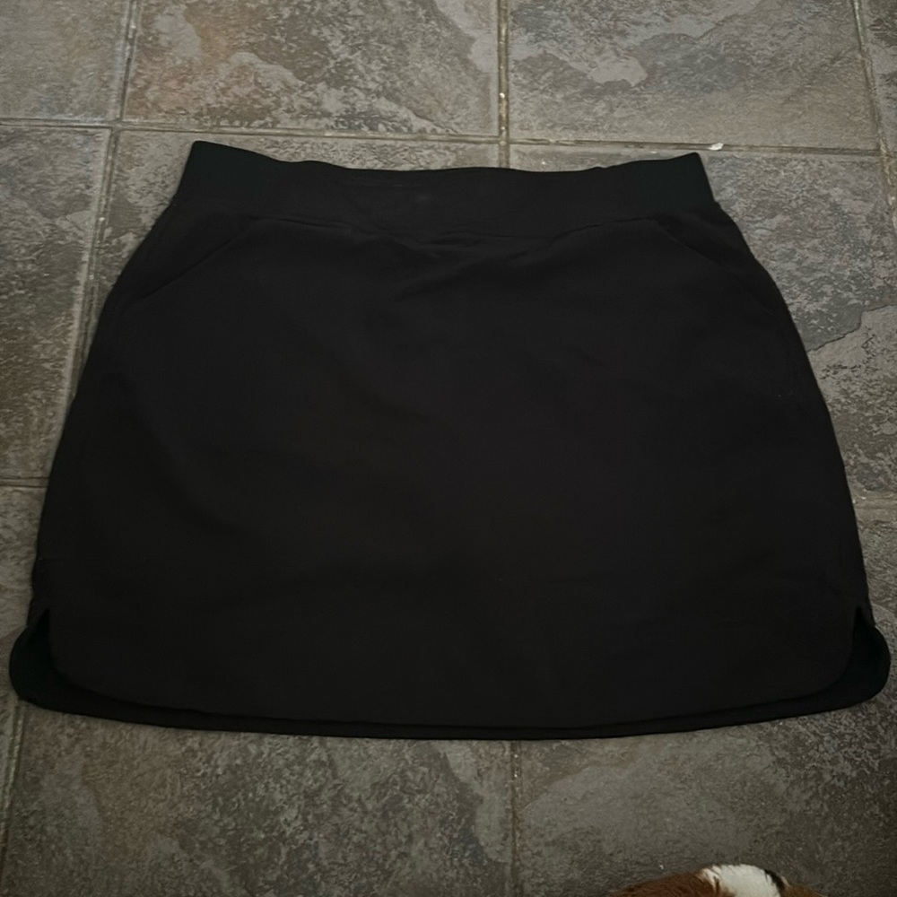 black skirt
